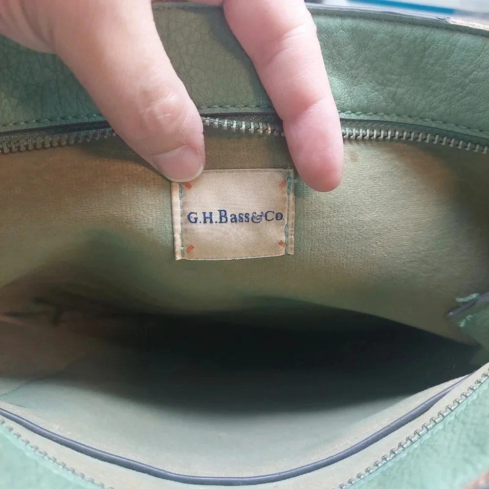 G.H.Bass & Co Rare Vintage Green 💚 Leather Adjustable Crossbody bag Purse